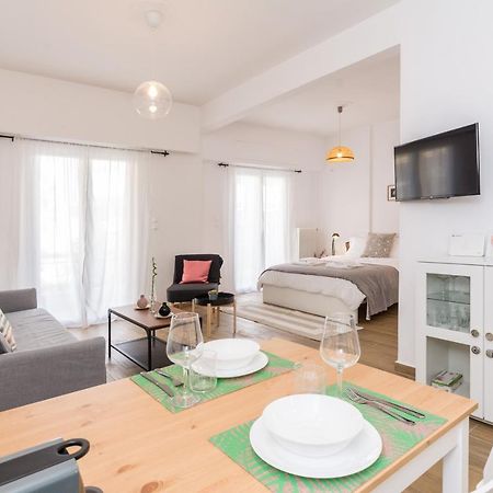 Wide Comfy Studio Apartment Centrally Located In Thissio Atene Esterno foto