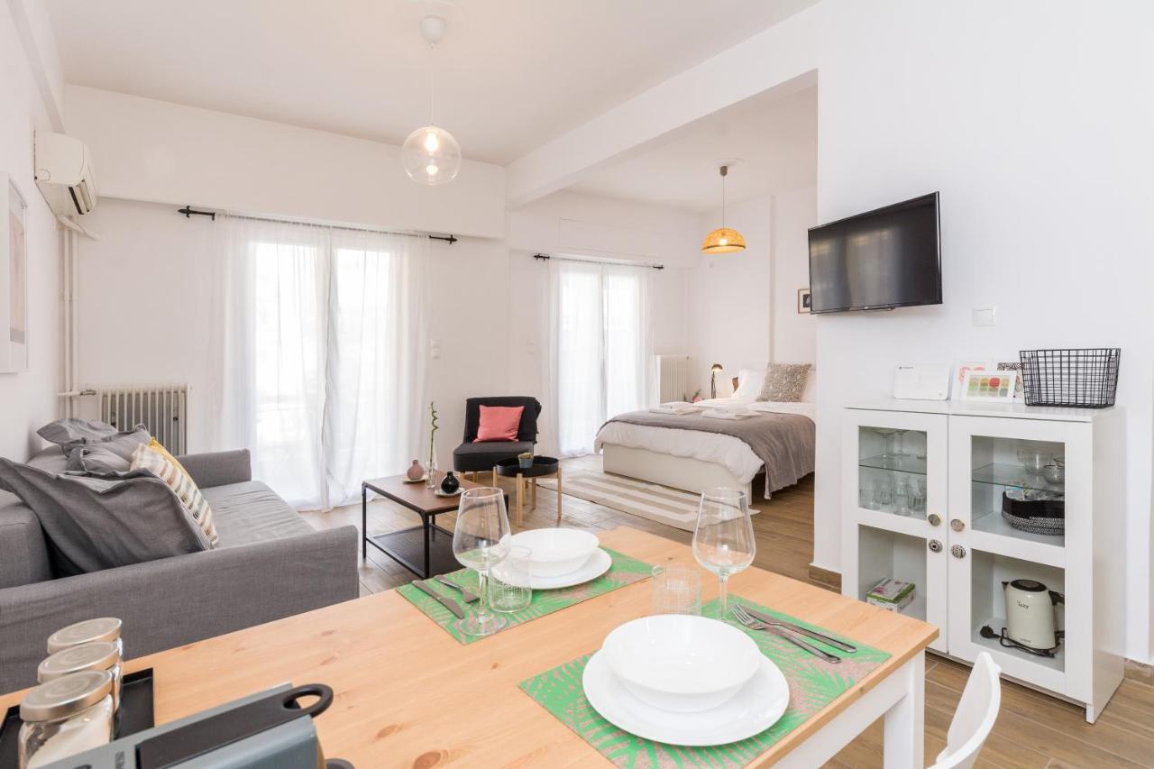 Wide Comfy Studio Apartment Centrally Located In Thissio Atene Esterno foto