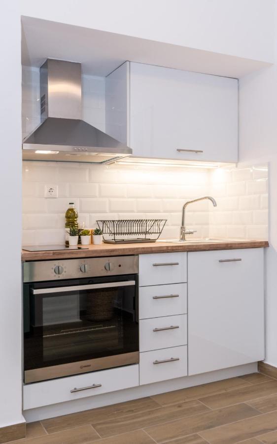 Wide Comfy Studio Apartment Centrally Located In Thissio Atene Esterno foto